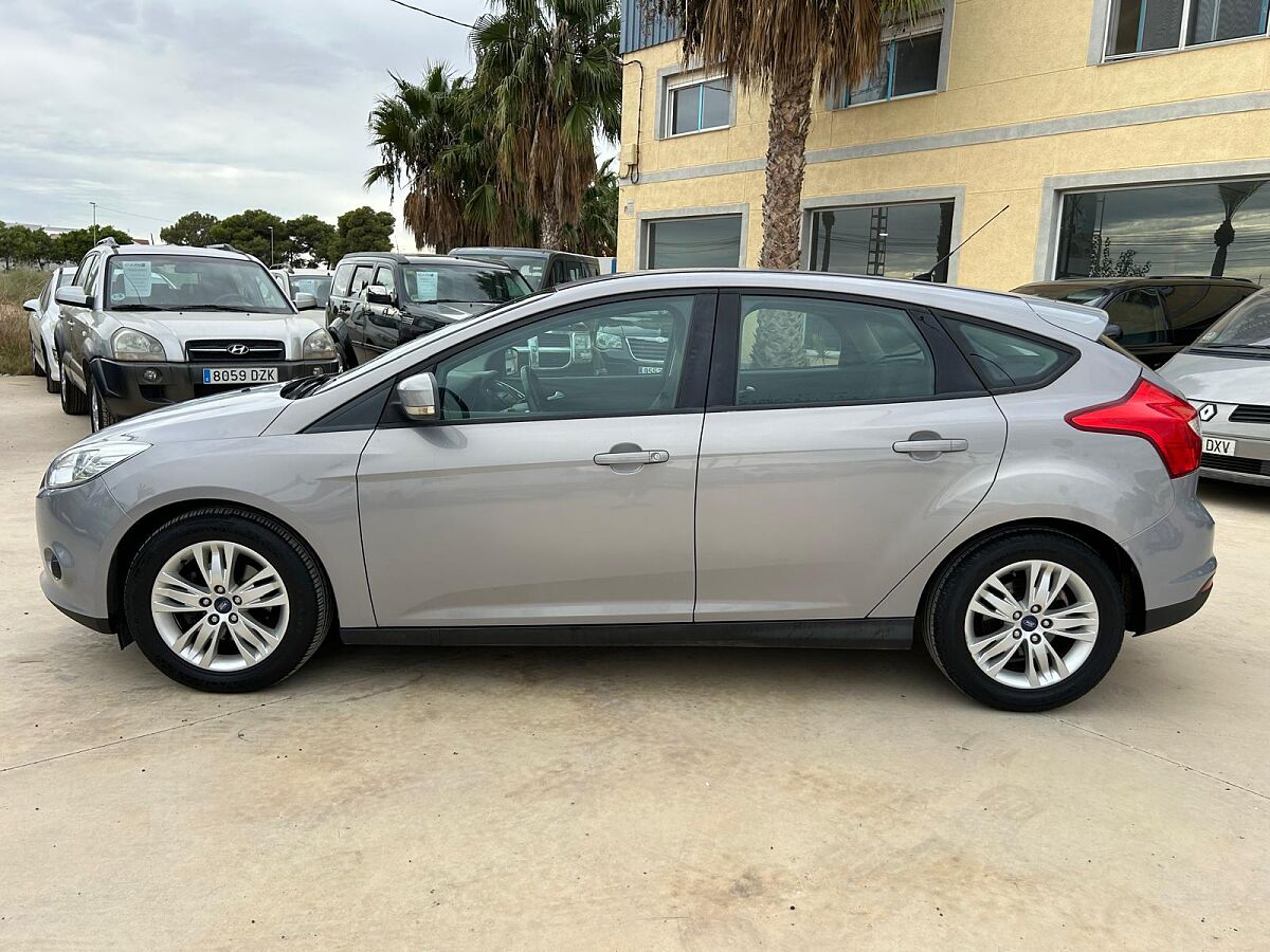 FORD FOCUS TREND 1.6 TI-VCT AUTO SPANISH LHD IN SPAIN 53000 MILES SUPER 2014